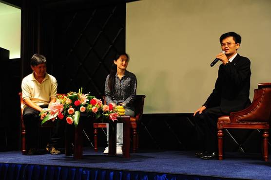 波螺女孩 見面會在集團總部舉行