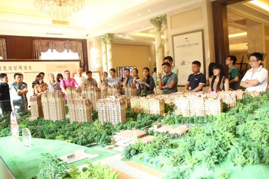 青島主流媒體記者團(tuán)參觀青島印象山